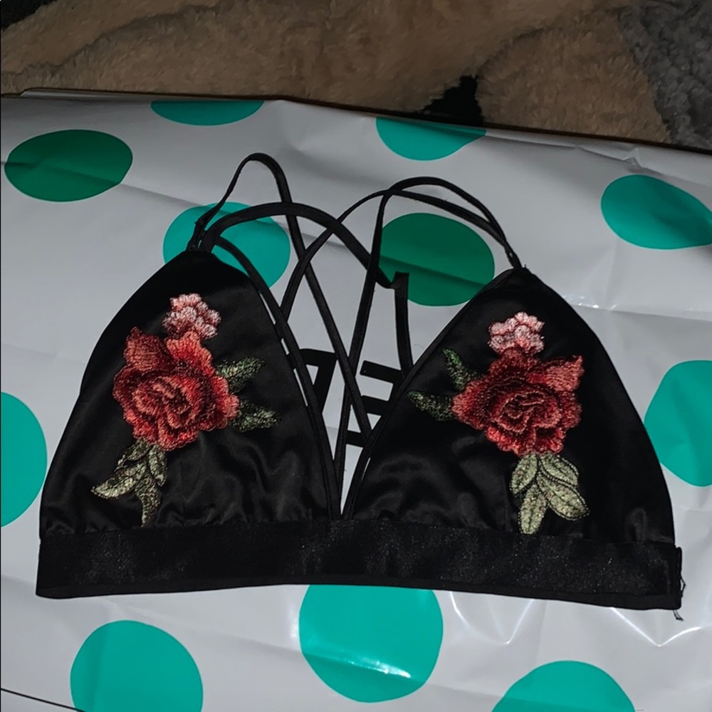 Criss cross brallette